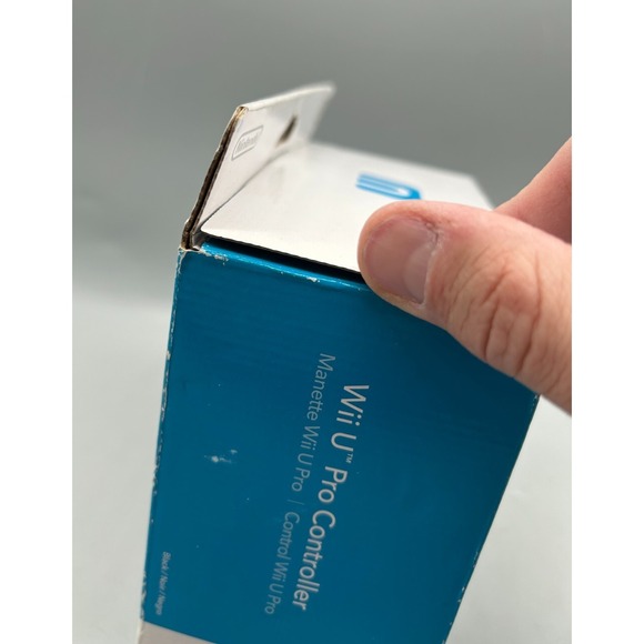 Nintendo Wii U Pro Controller - Sealed - Picture 6 of 7